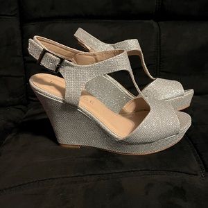 Rampage silver wedge shoes 7 1/2